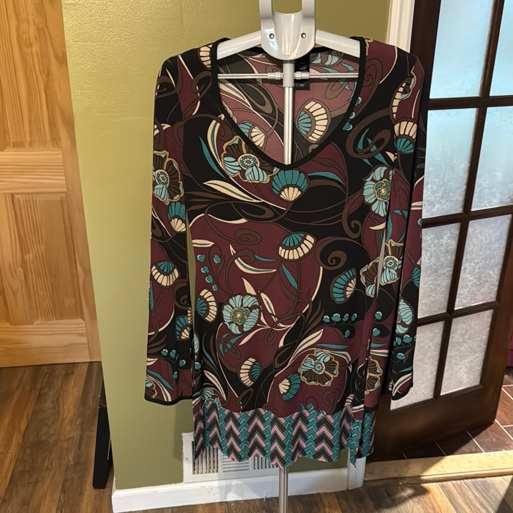 Bisou Bisou Long Sleeve Dress with Teal and Maroon Floral Patterns